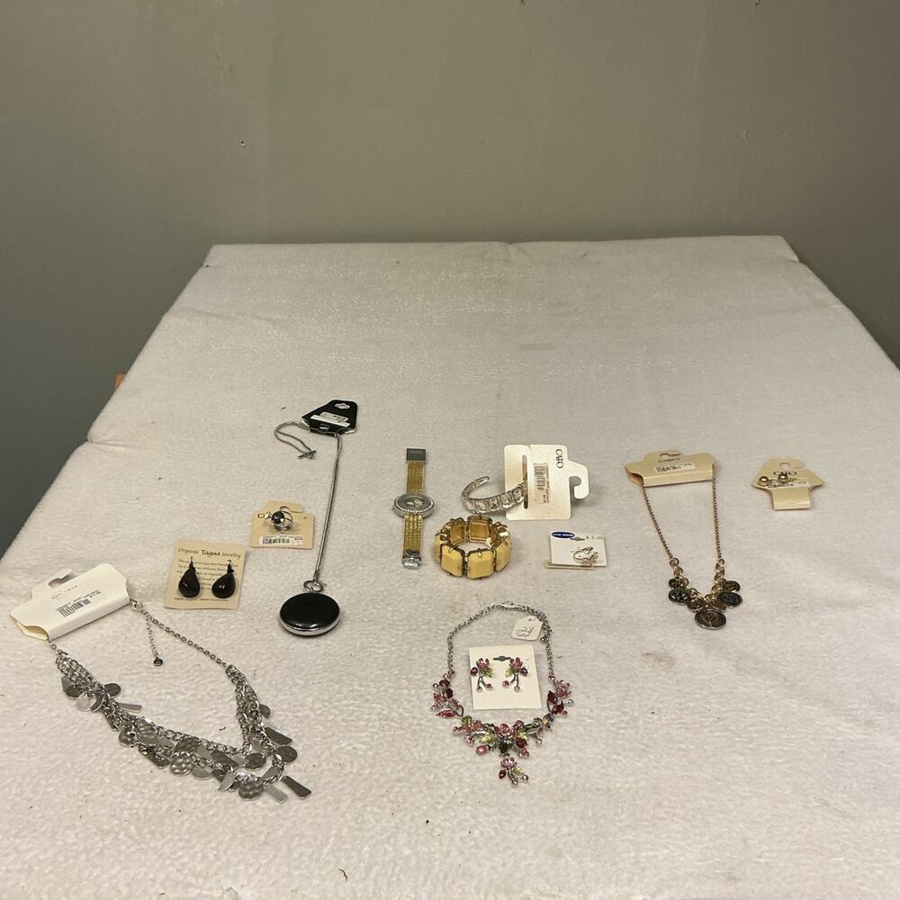 Cato Mixed Jewelry Lot Necklace Bracelet Earrings 11 Pieces NWT. 3512